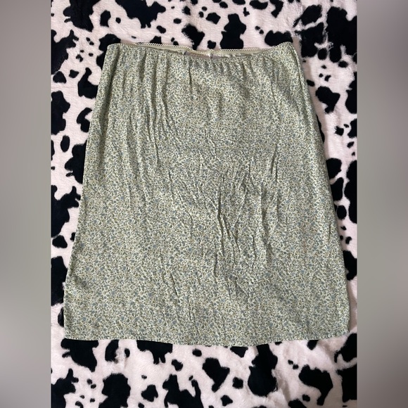 Old Navy Pastel Green Floral Slip Skirt - Picture 4 of 6